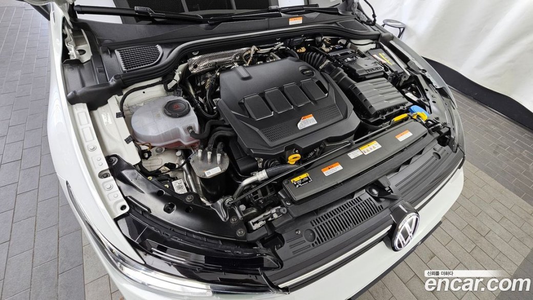 Volkswagen Golf 2.0 TDI Prestige, 2025