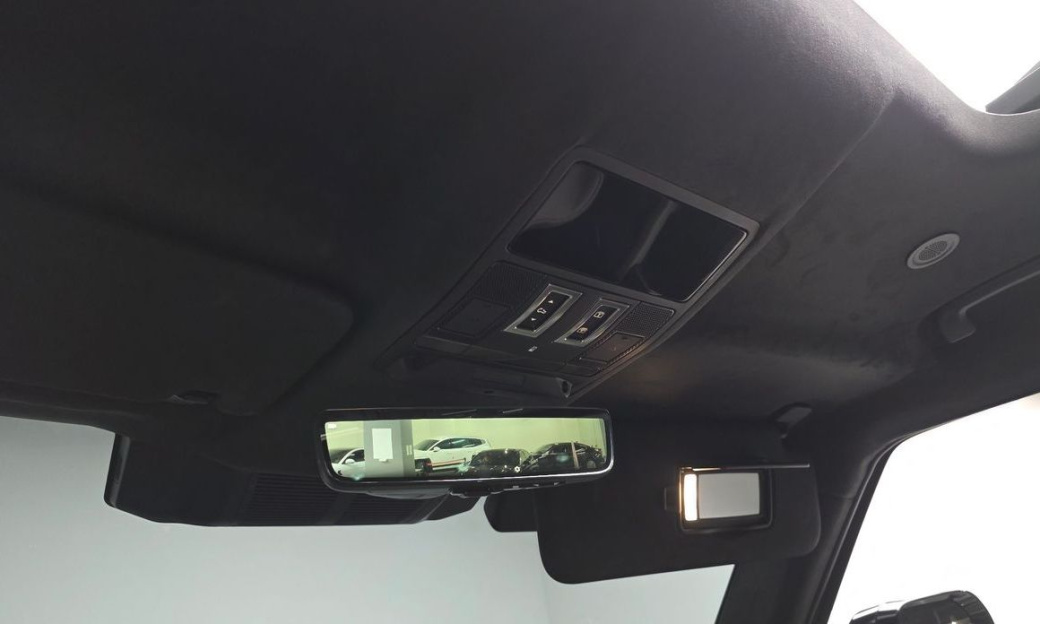 Land Rover Defender 110 P635 Octa Edition 1, 2025
