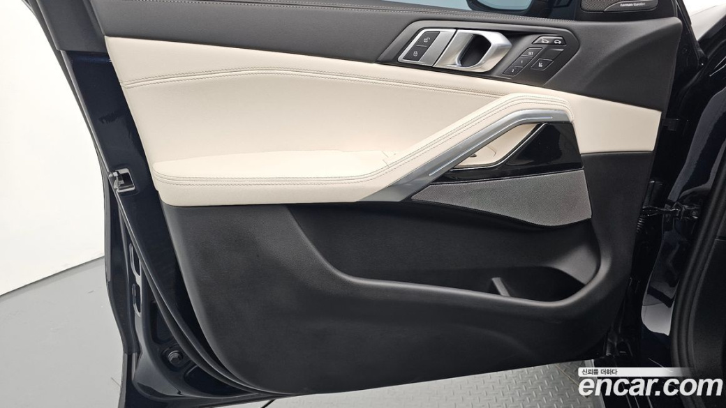 BMW X6 xDrive40i M Sport, 2025