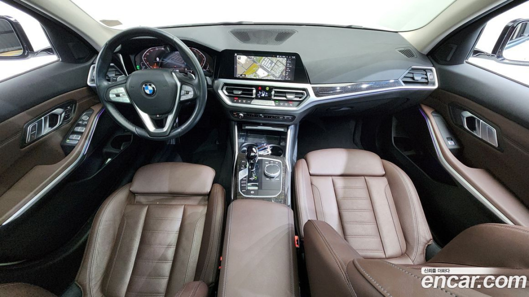 BMW 3-Series 320i Touring Luxury, 2022