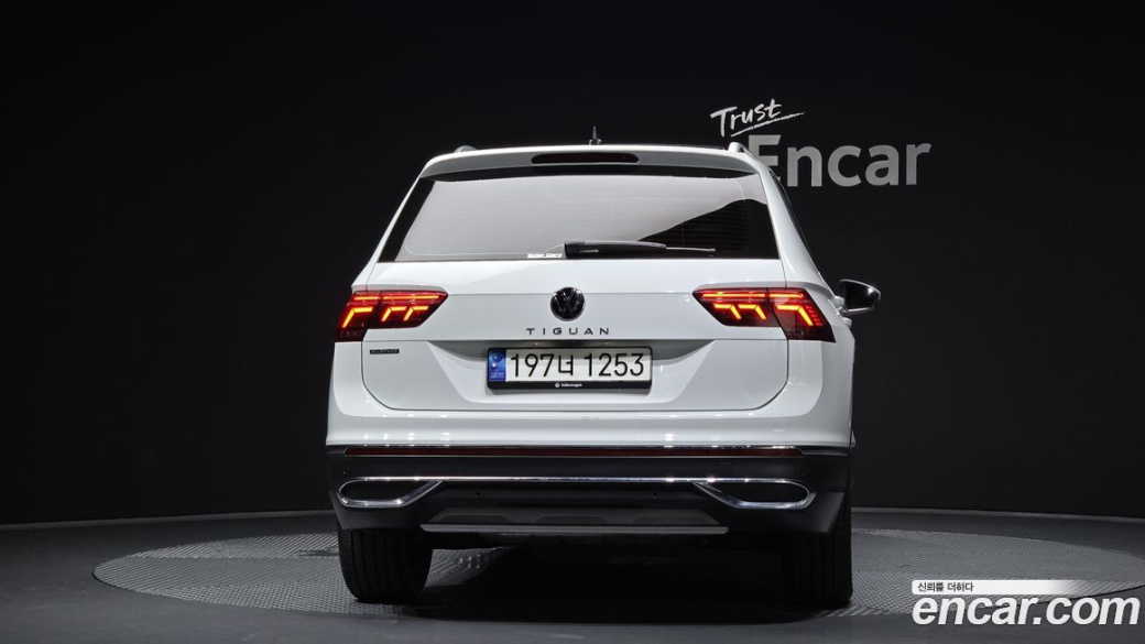 Volkswagen Tiguan 2.0 TSI Prestige, 2023