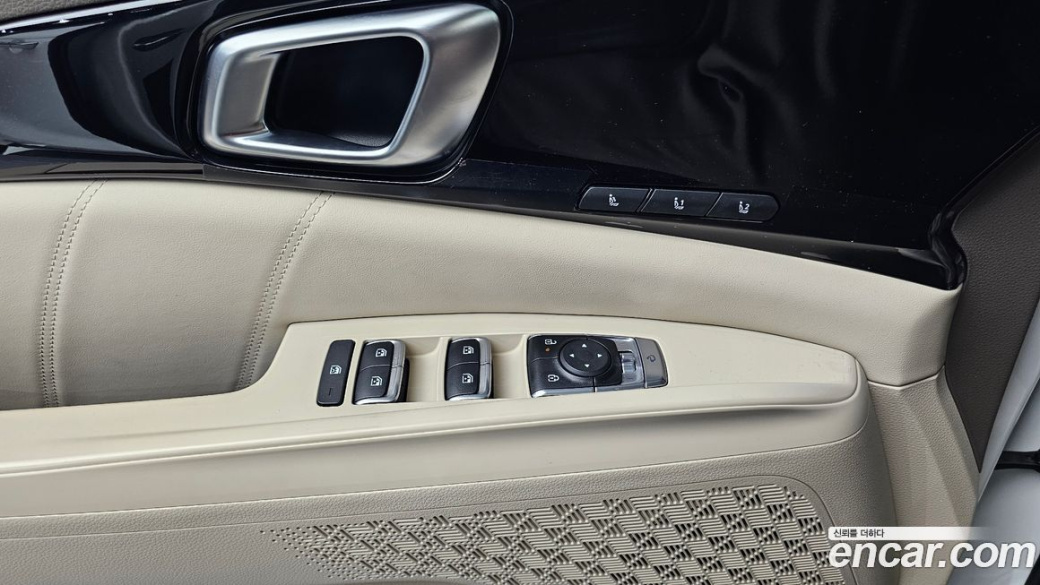 Kia Carnival 7-Seater Signature, 2025