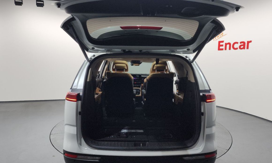 Kia Carnival 7-Seater Signature, 2022