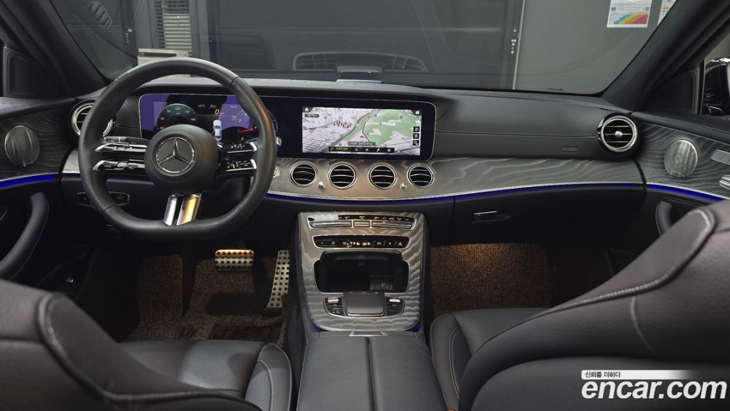 Mercedes-Benz E-Class E350 4MATIC AMG Line, 2023