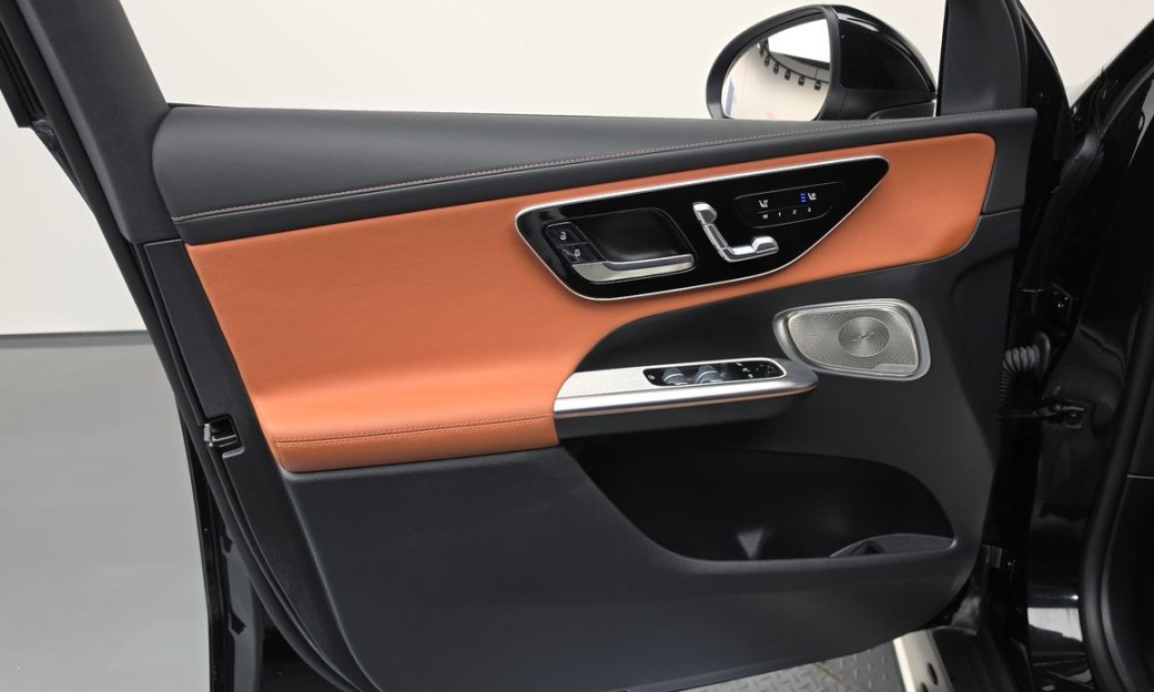 Mercedes-Benz GLC-Class GLC300 4MATIC AMG Line, 2023