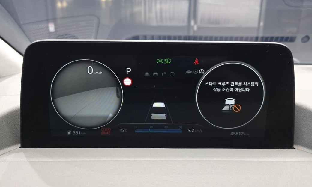 Hyundai Staria Lounge 9-Seater, 2022