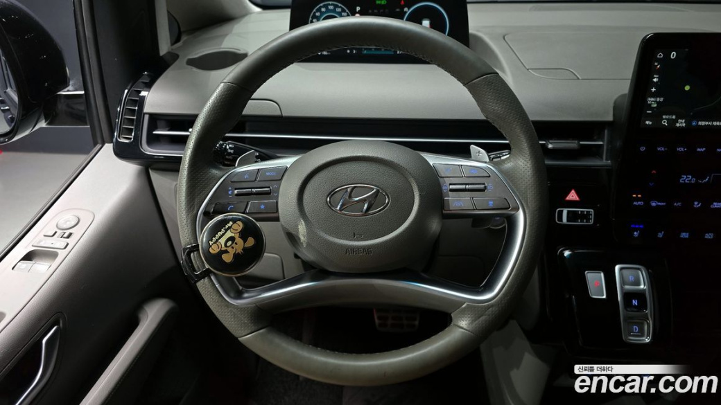 Hyundai Staria 4WD Lounge 9-Seater, 2023