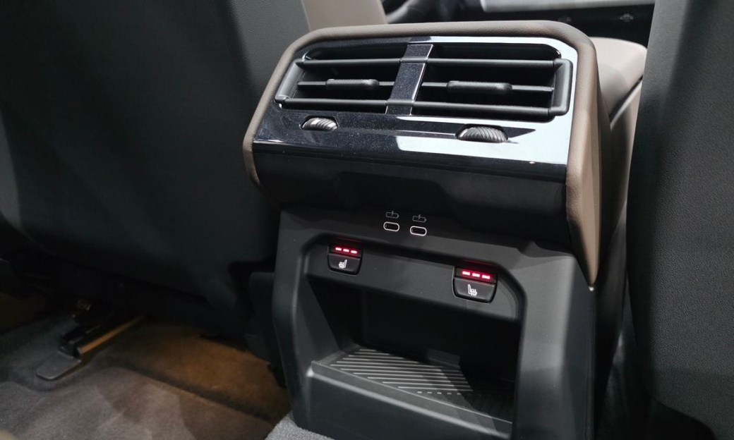 BMW 5-Series 520i M Sport, 2025