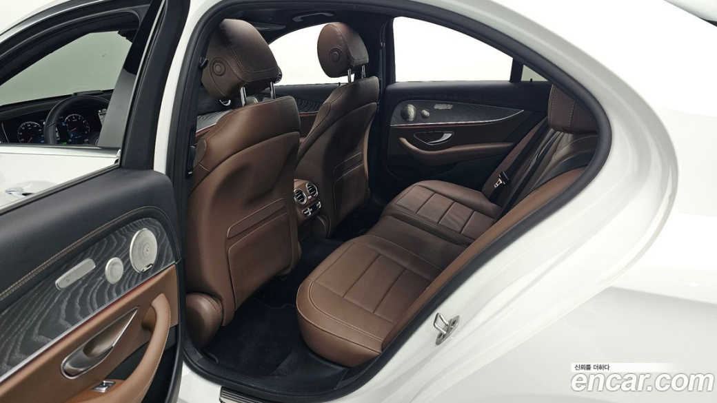 Mercedes-Benz E-Class E350 4MATIC Exclusive, 2023