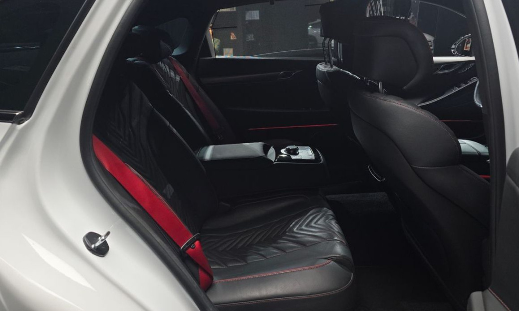 Genesis G80 Gasoline 2.5 Turbo 2WD, 2025
