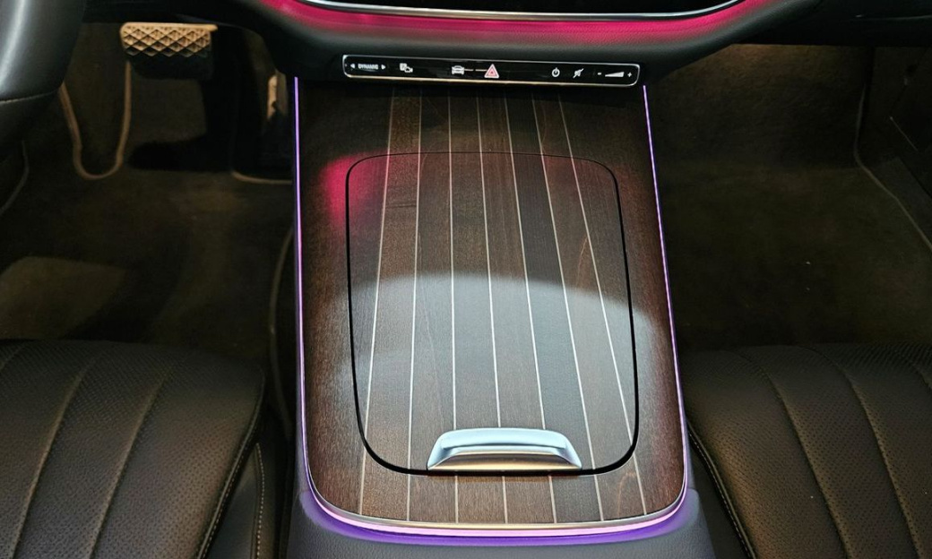 Mercedes-Benz E-Class E300 4MATIC Exclusive, 2024