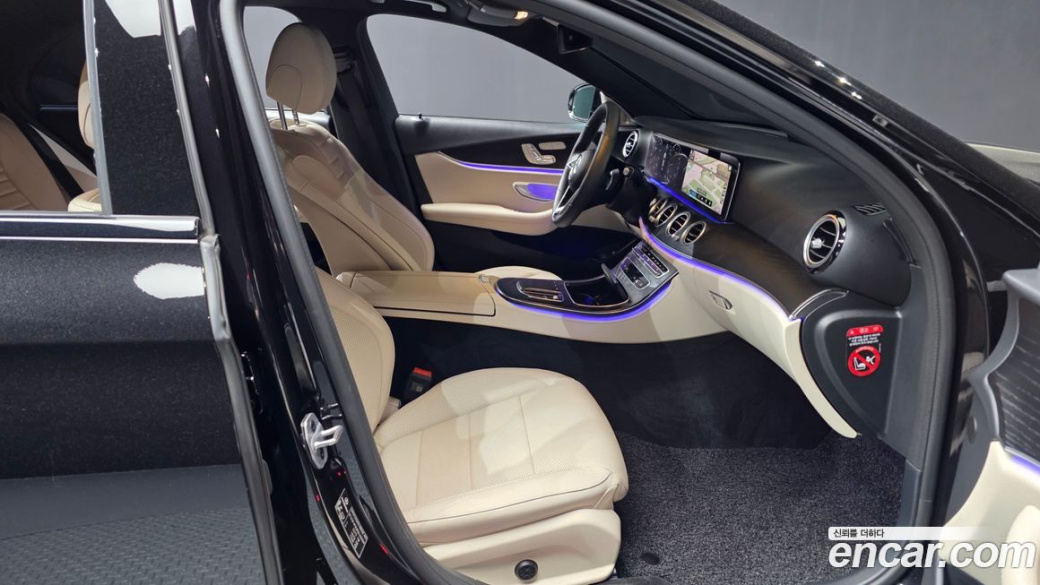Mercedes-Benz E-Class E250 AMG Line, 2023