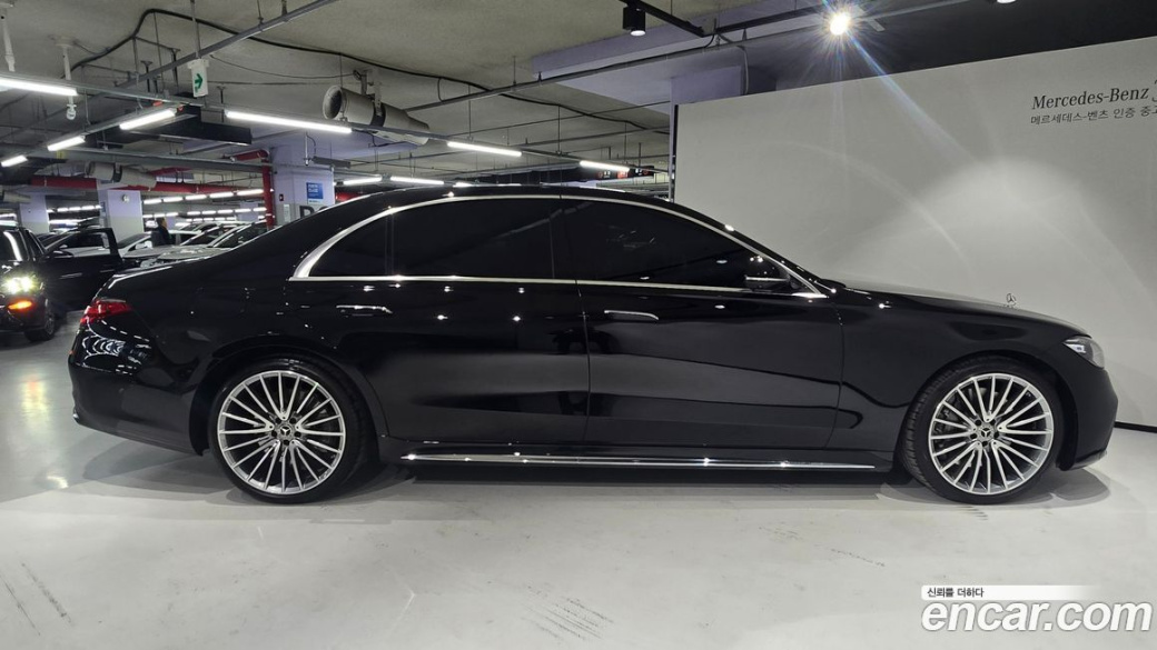 Mercedes-Benz S-Class S500 4MATIC, 2025
