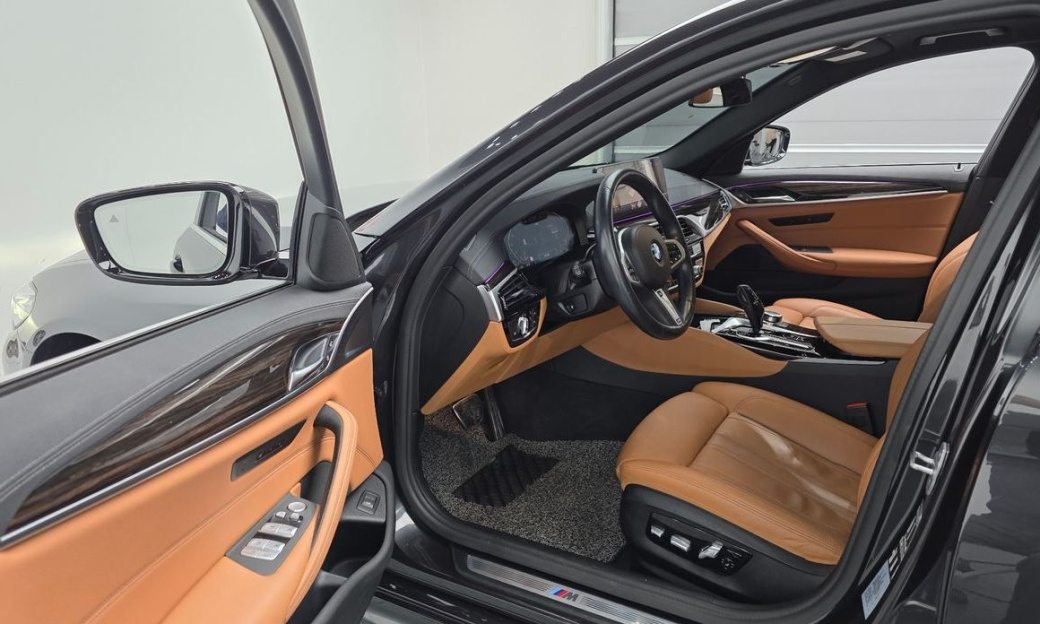 BMW 5-Series 520i M Sport, 2022
