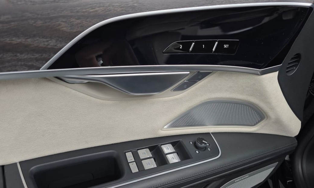 Audi A8 55 TFSI Quattro Premium LWB, 2023