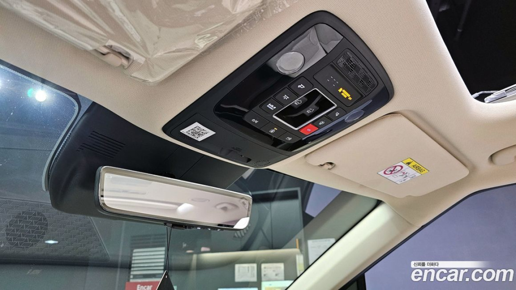 Kia Carnival 7-Seater Gravity, 2024
