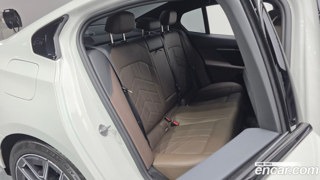 BMW 5-Series 523d M Sport, 2025