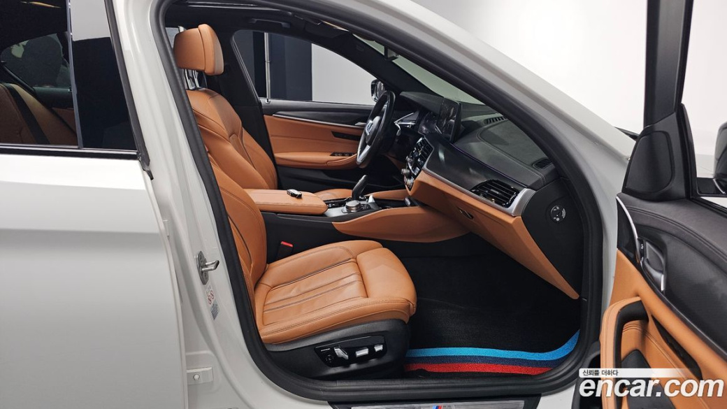 BMW 5-Series 520i M Sport, 2022