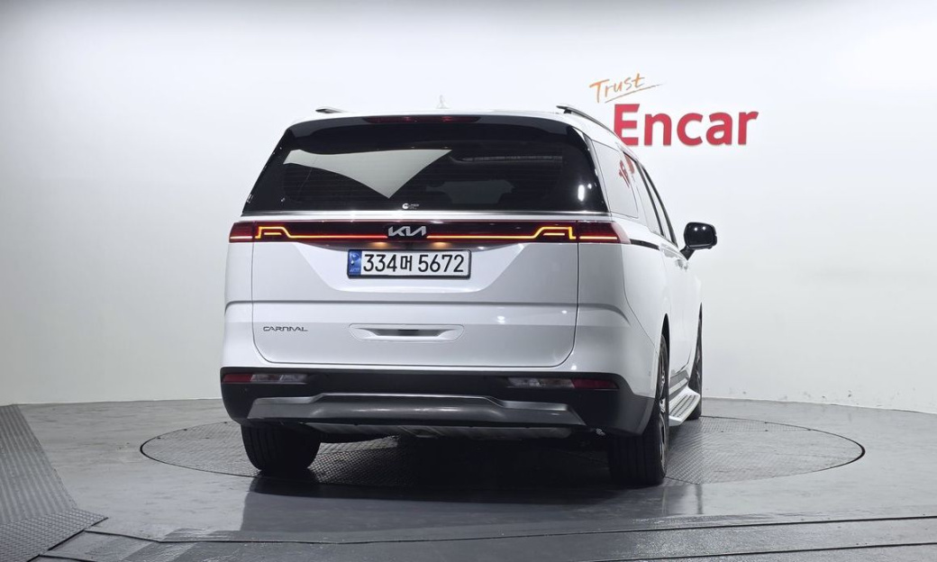 Kia Carnival 9-Seater Signature, 2023