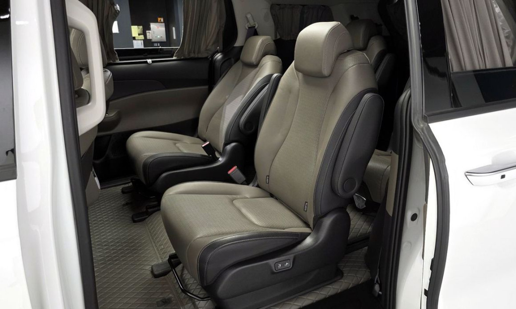 Kia Carnival 9-Seater Noblesse, 2025