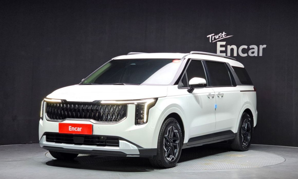 Kia Carnival 9-Seater Prestige, 2025