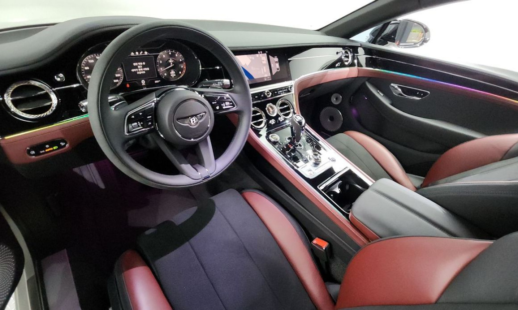 Bentley Continental 4.0 GTS, 2023