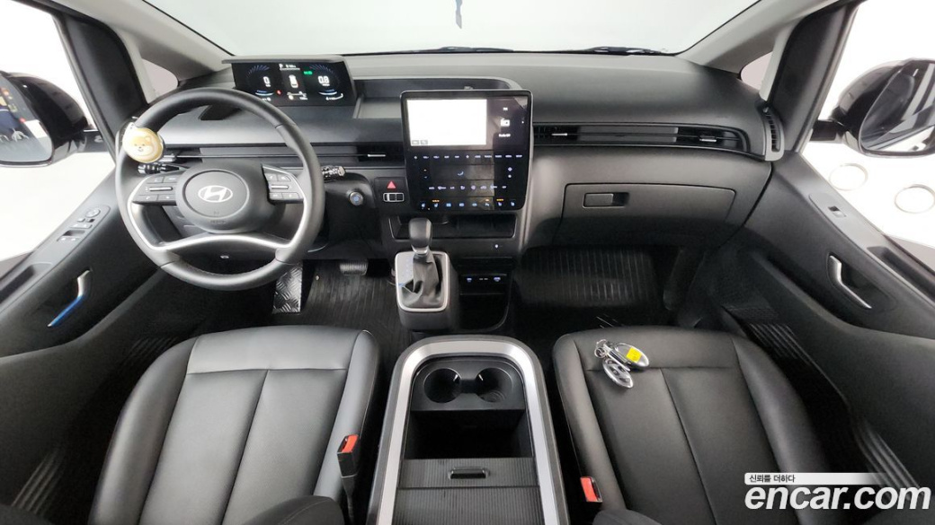 Hyundai Staria Cargo 5-Seater, 2025