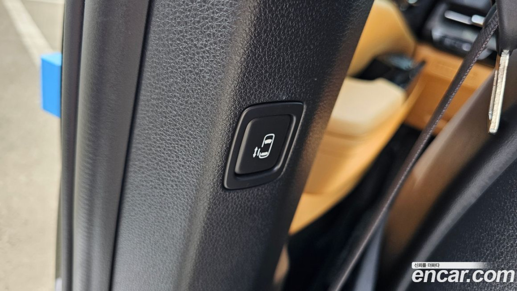 Kia Carnival 9-Seater Signature, 2023