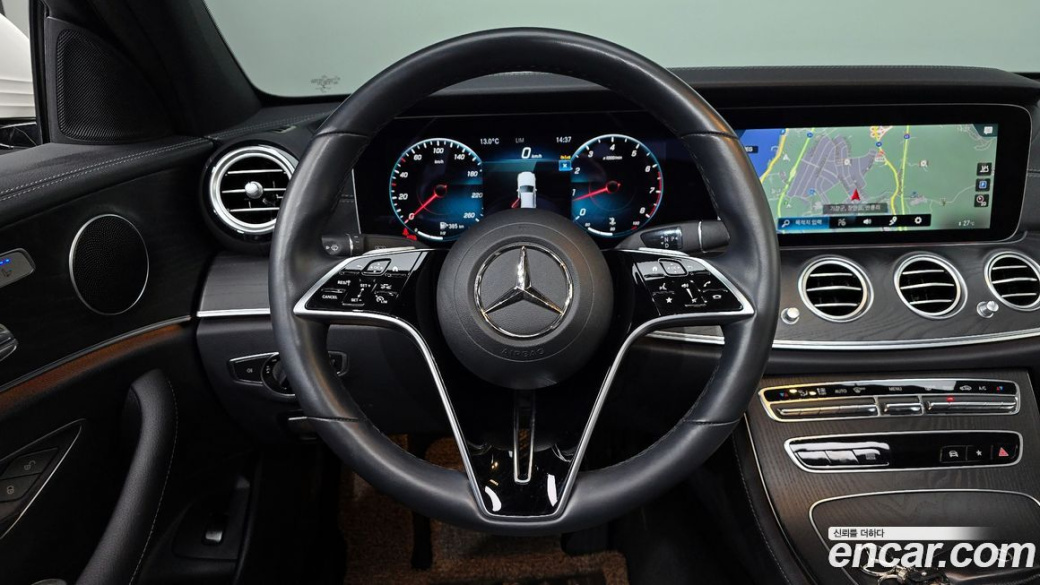 Mercedes-Benz E-Class E250 AMG Line, 2023