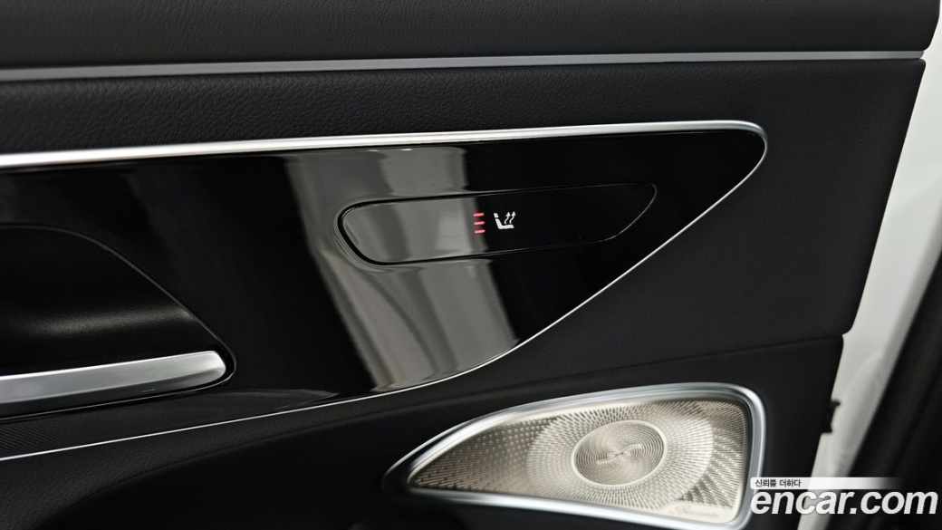 Mercedes-Benz E-Class E300 4MATIC Exclusive, 2025