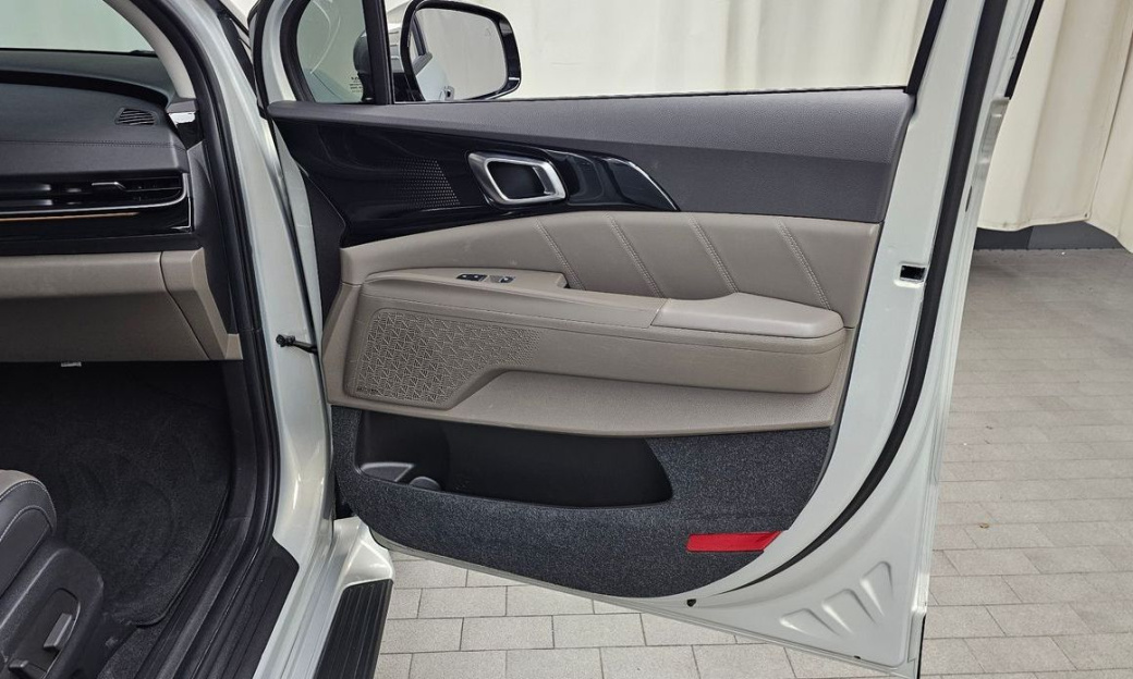 Kia Carnival 7-Seater Signature, 2025