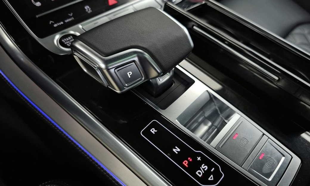 Audi Q7 55 TFSI Quattro Premium, 2025