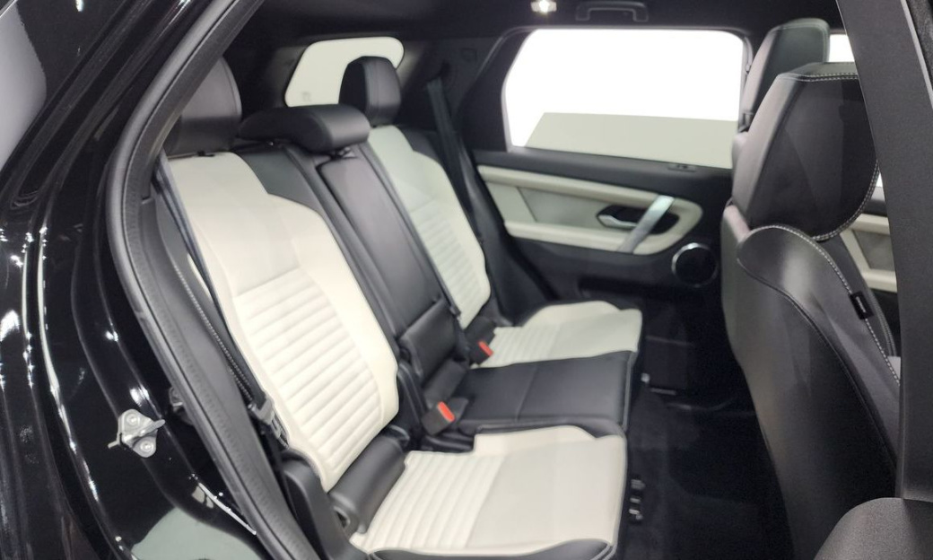 Land Rover Discovery Sport P250 Dynamic SE, 2024