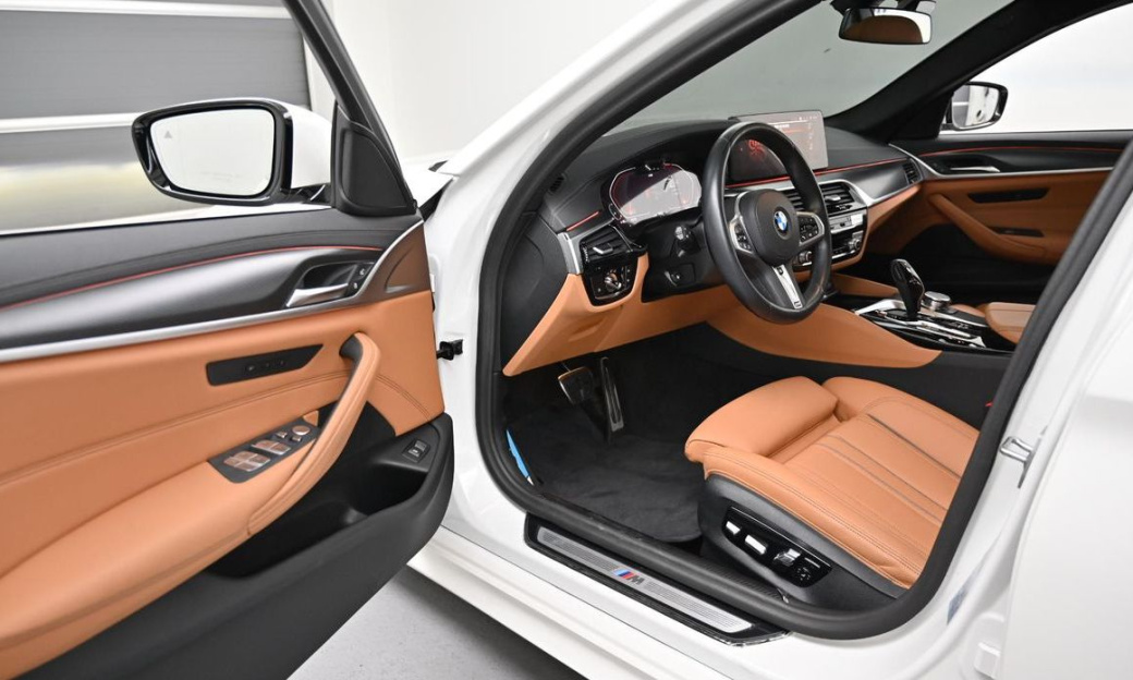 BMW 5-Series 520i M Sport, 2023