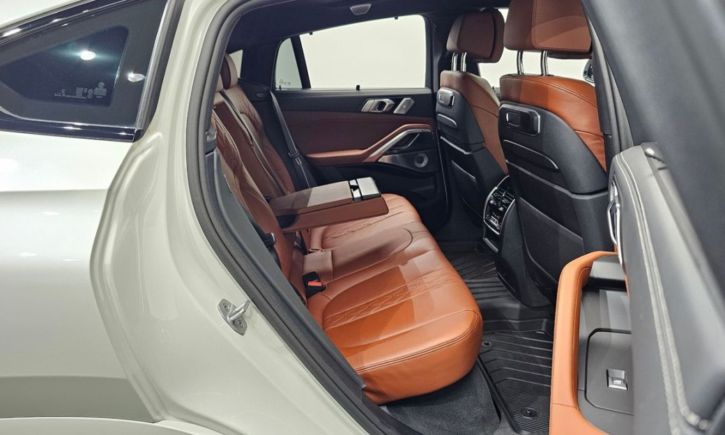BMW X6 M60i, 2025