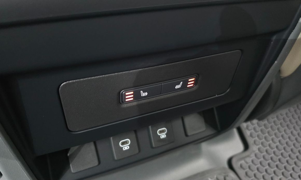 Land Rover Defender 110 D250 SE, 2024