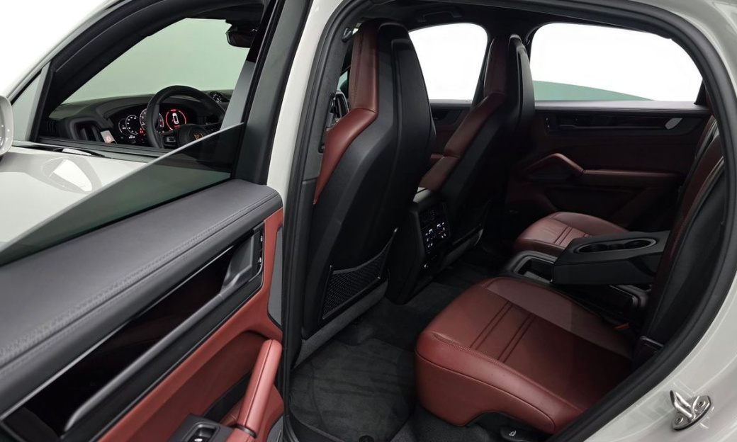 Porsche Cayenne 4.0 GTS Coupe, 2025