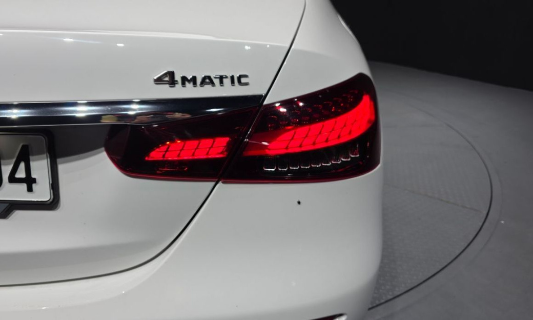 Mercedes-Benz E-Class E220d 4MATIC AMG Line, 2023