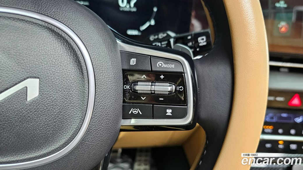 Kia Carnival 7-Seater Signature, 2023