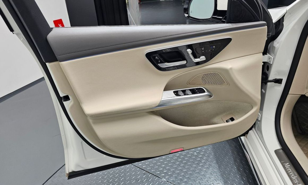 Mercedes-Benz E-Class E220d 4MATIC Exclusive, 2024
