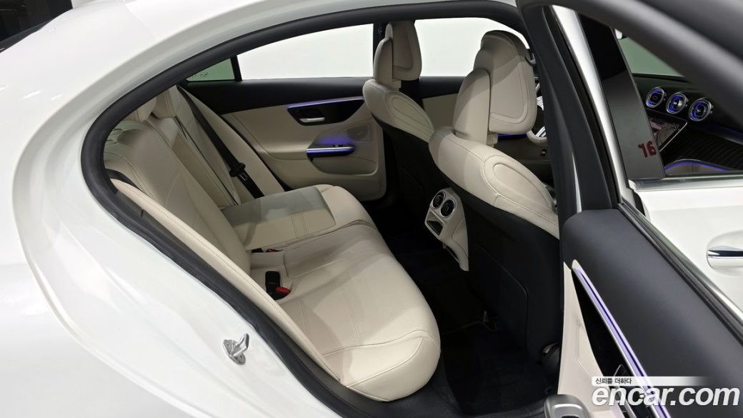 Mercedes-Benz C-Class C300 4MATIC Avantgarde, 2023