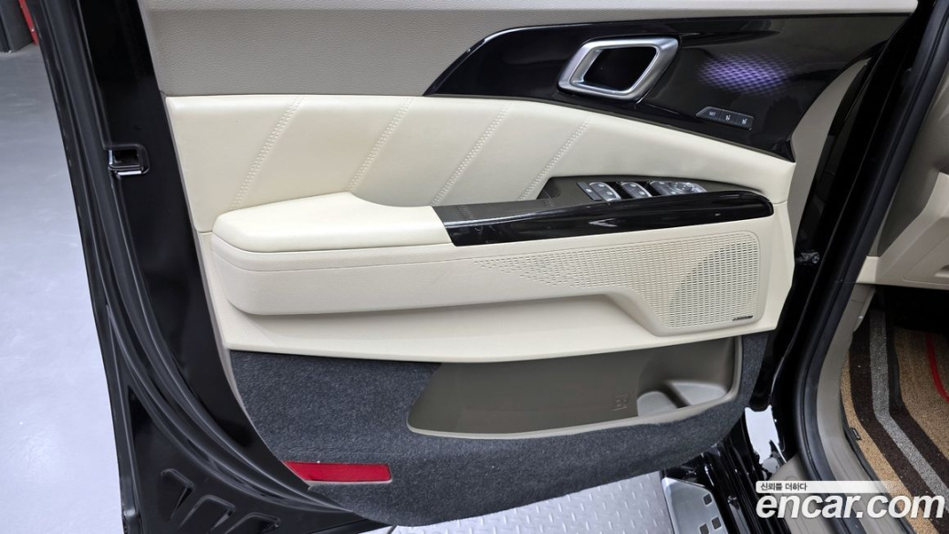 Kia Carnival 9-Seater Hi-Limousine, 2022