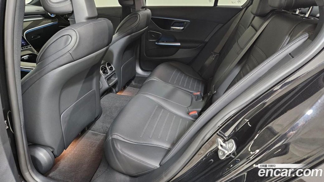 Mercedes-Benz C-Class C300 4MATIC AMG Line, 2023