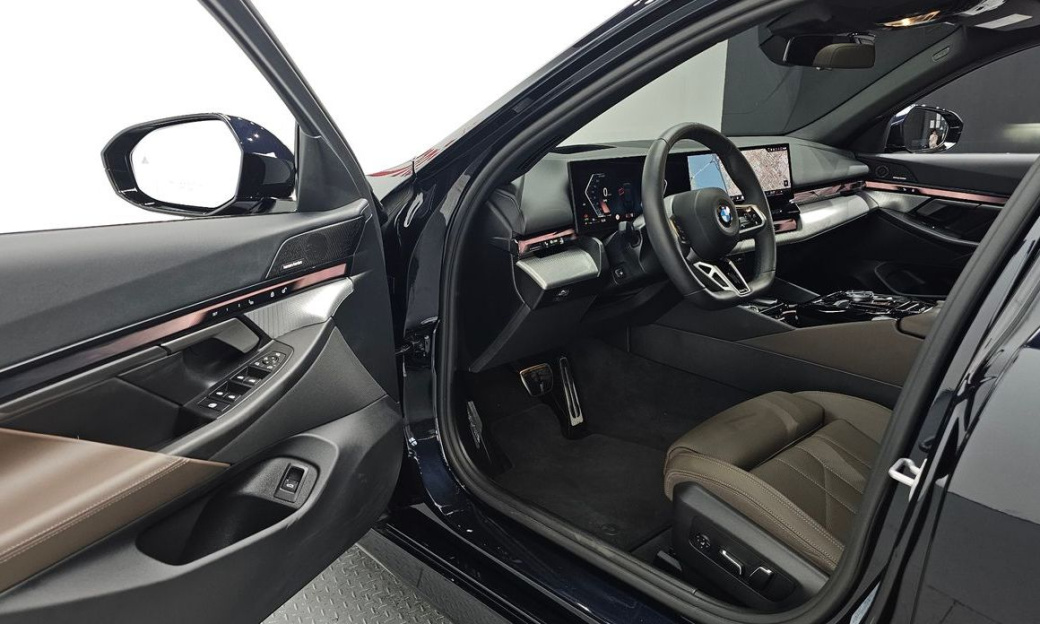 BMW 5-Series 520i M Sport, 2025
