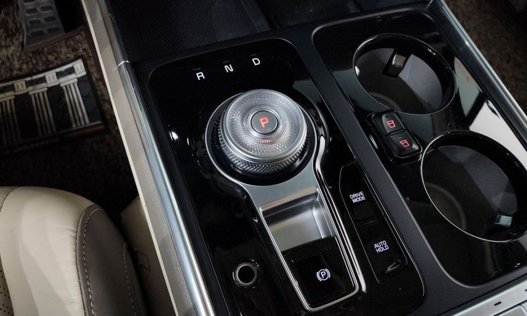 Kia Carnival 9-Seater Gravity, 2025