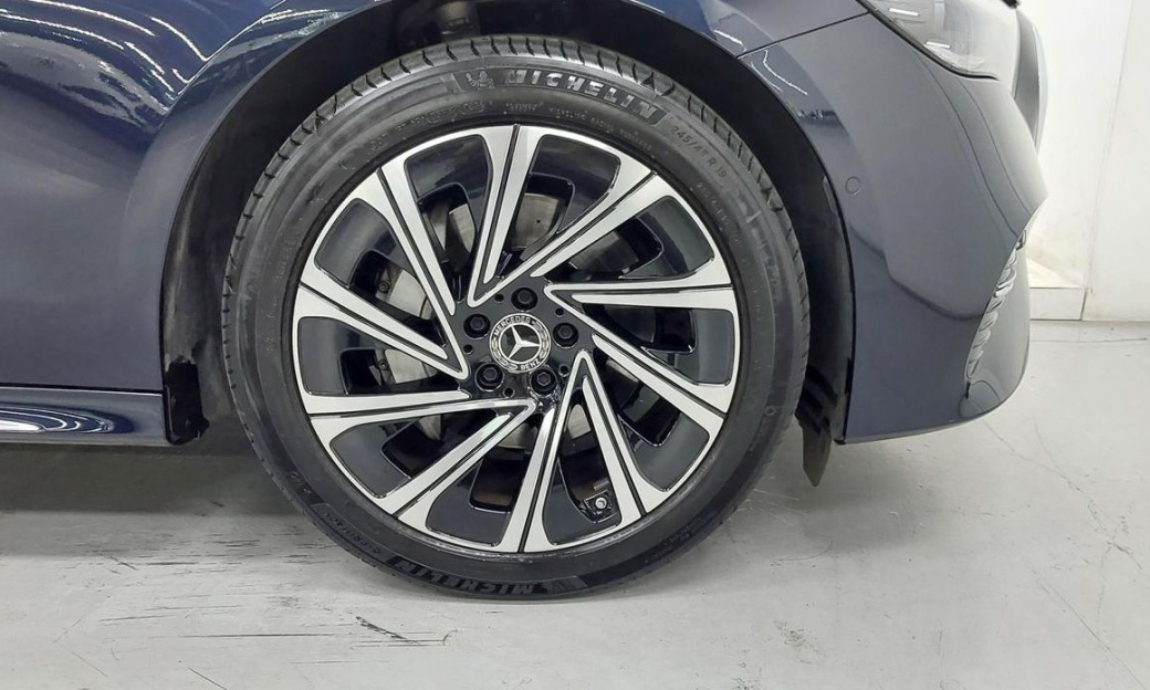 Mercedes-Benz E-Class E300 4MATIC Exclusive, 2024
