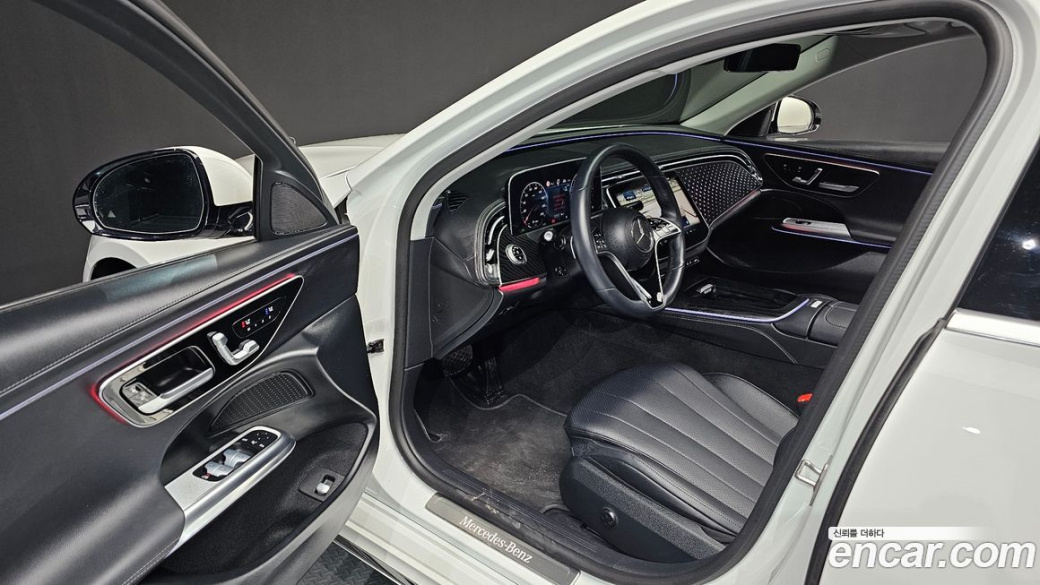 Mercedes-Benz E-Class E220d 4MATIC Exclusive, 2024