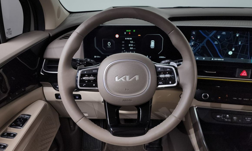 Kia Carnival 7-Seater Gravity, 2024