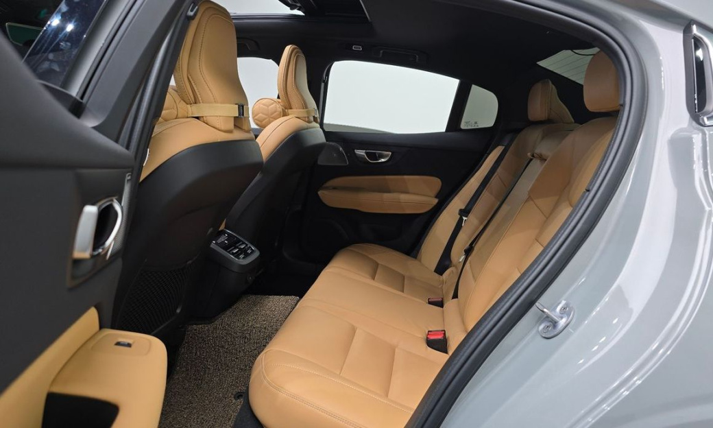 Volvo S60 B5 Ultimate Bright, 2024
