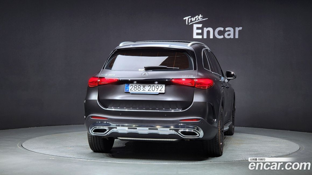 Mercedes-Benz GLC-Class GLC300 4MATIC AMG Line, 2025